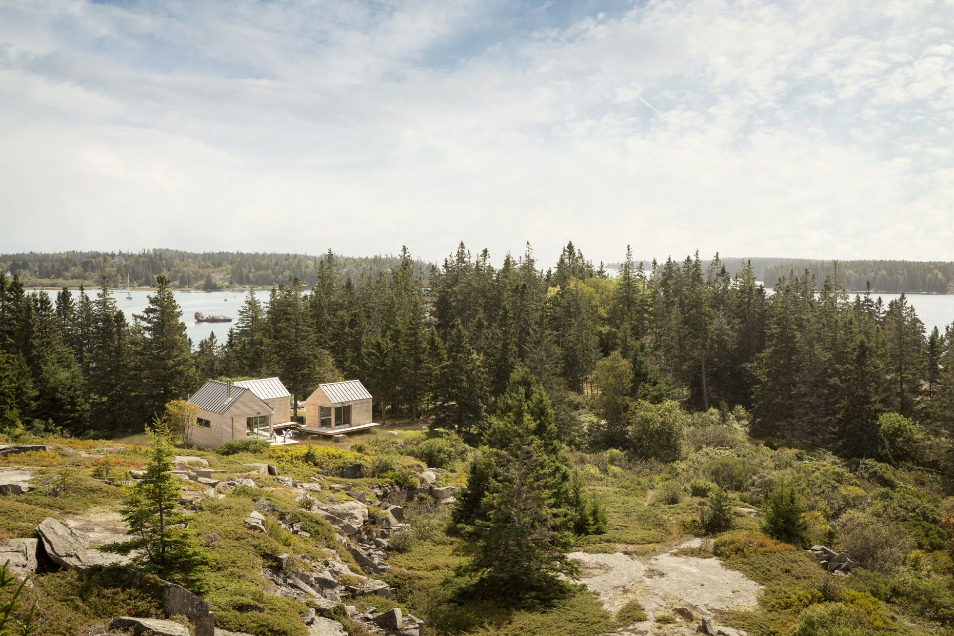 Little House on the Ferry: A Modern Coastal Retreat in the Heart of Maine