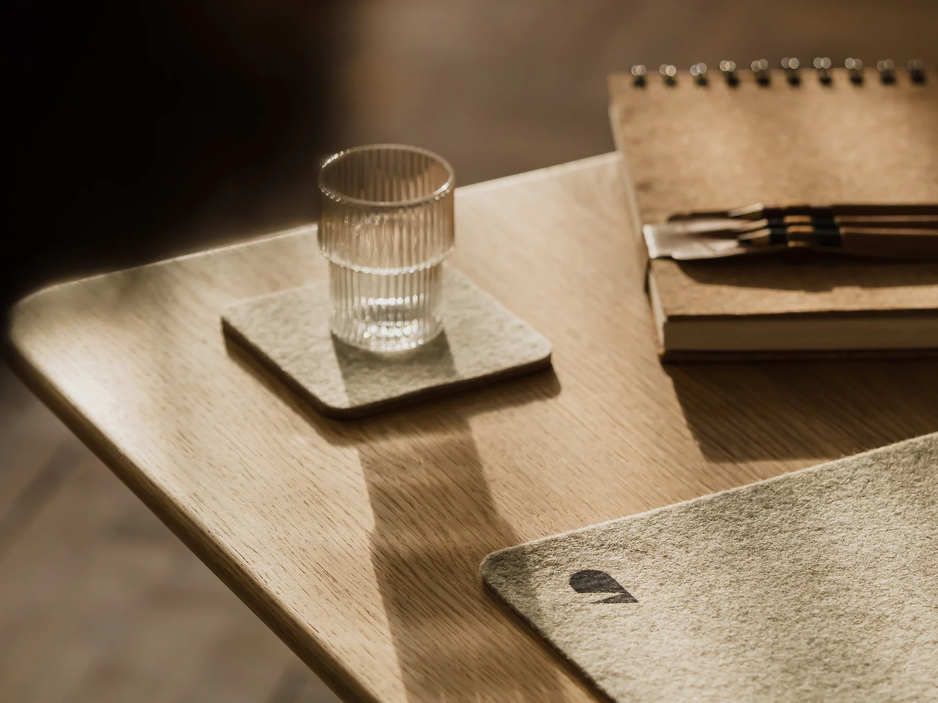 The Oakywood Standing Desk Pro: Elevate Your Workspace with Style & Sound Precision