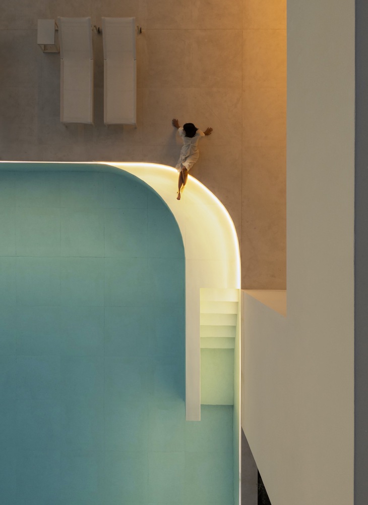 Villa 18 by Fran Silvestre Arquitectos – A Sculptural Residence in La Moraleja